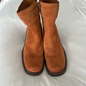 Vince Camuto Stacked Heel Suede Ankle Boots. Size 8.5 NWOB